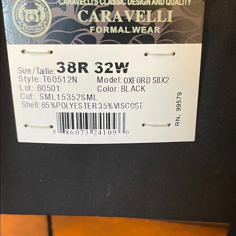 Caravelli Elegant Midnight Tuxedo Blazer RN # 99579. Size 38R/32W NWOT.